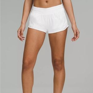 Lululemon Low Rise Hotty-Hot 2.5 shorts